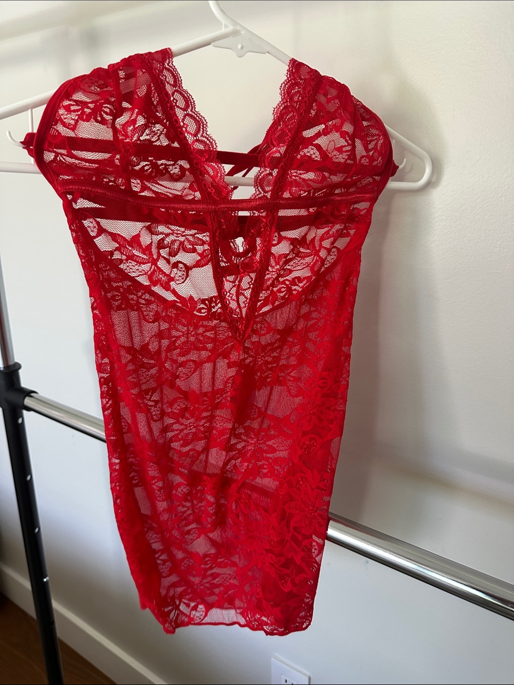 Sheer Floral Lace V‑Neck Chemise in Red